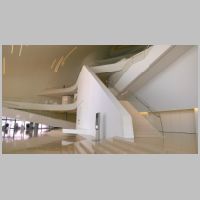 Heydar Aliyev International Conference Center Baku Azerbaijan, photo Fanti Salms, Wikipedia.jpg